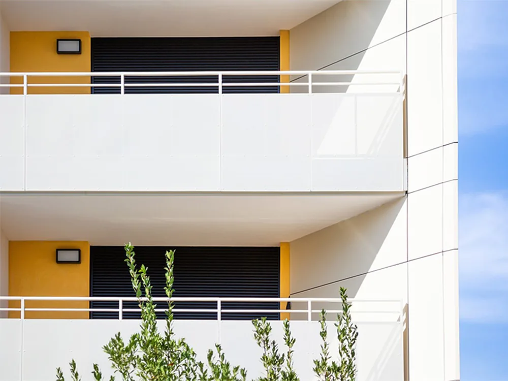 Cannes Horizon livrée — détail de balcon